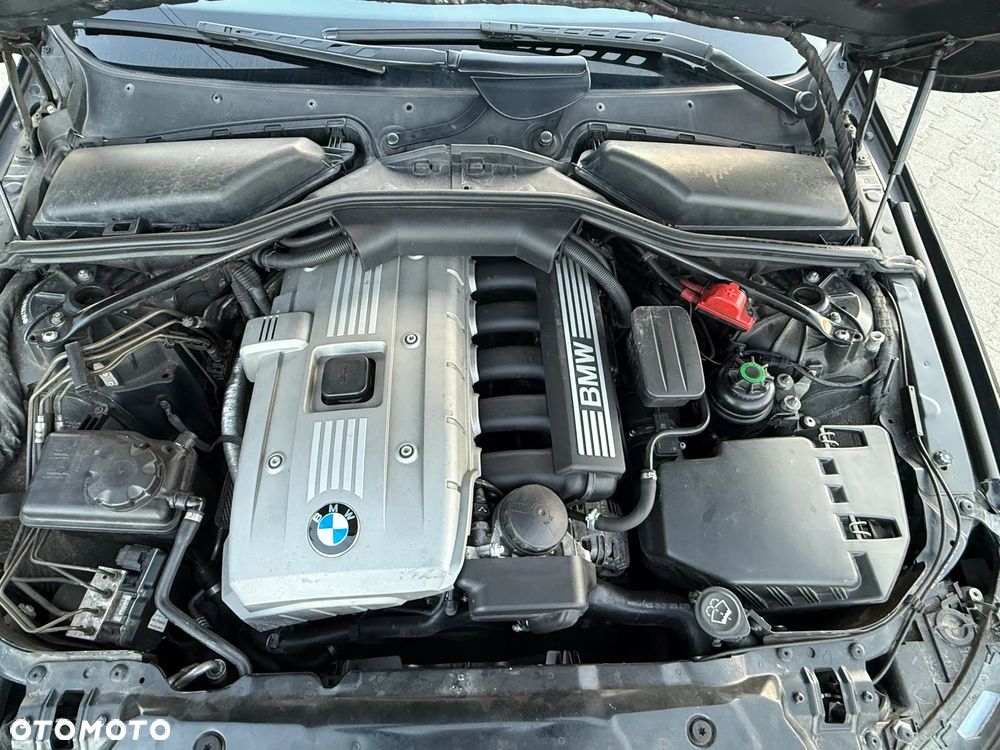 BMW Seria 5 525i - 35