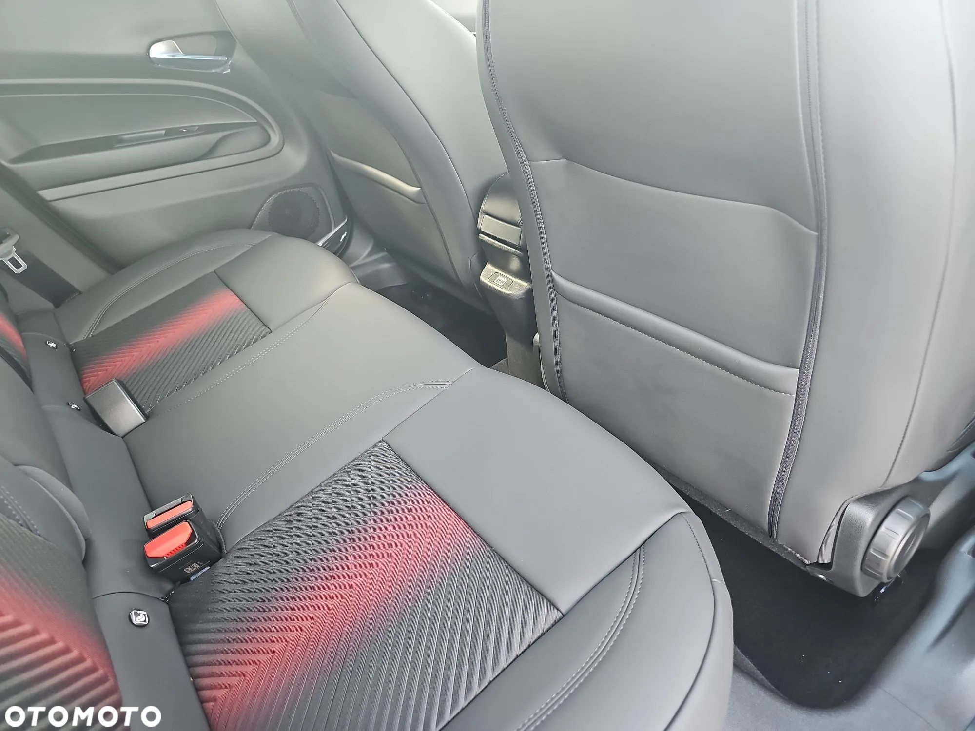 Alfa Romeo Junior 1.2 mHEV Ibrida Speciale eDCT - 24
