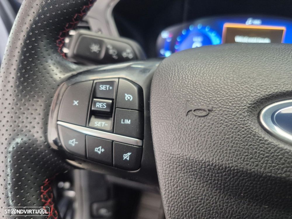 Ford Kuga 1.5 EcoBoost ST-Line - 12