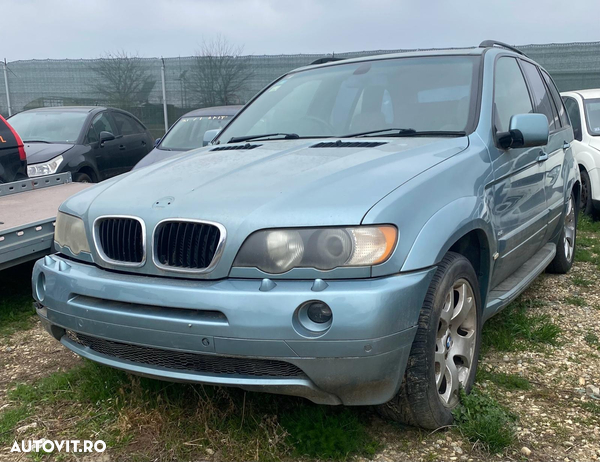 BMW X5 E53 4.4i  408 cp AN 2001