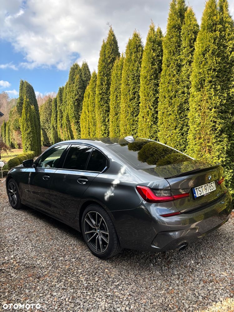 BMW Seria 3 330i xDrive - 4