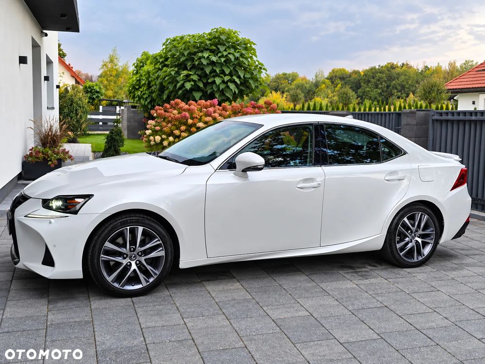 Lexus Is