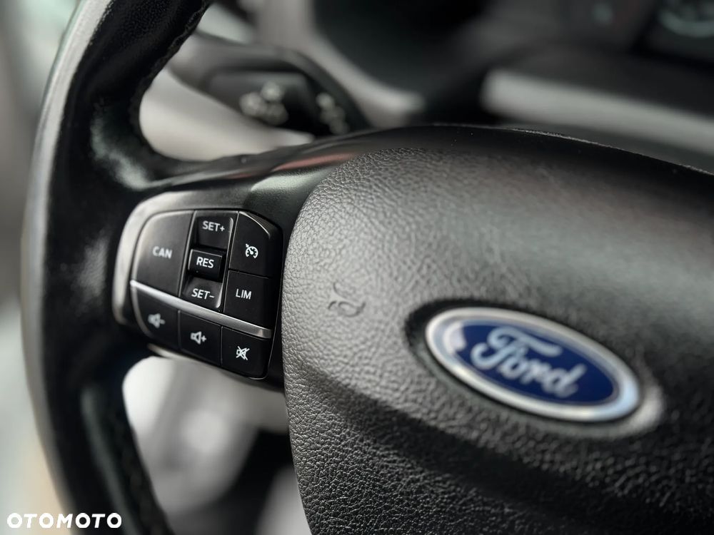 Ford CUSTOM - 26
