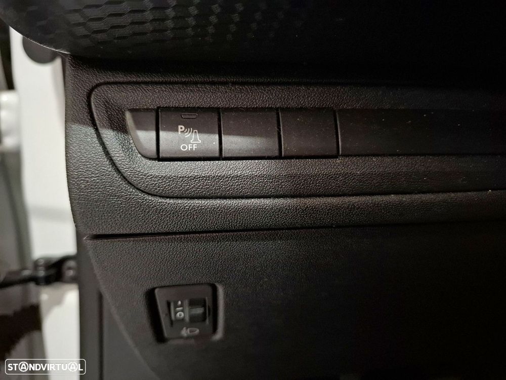 Peugeot 208 1.2 PureTech Active - 22