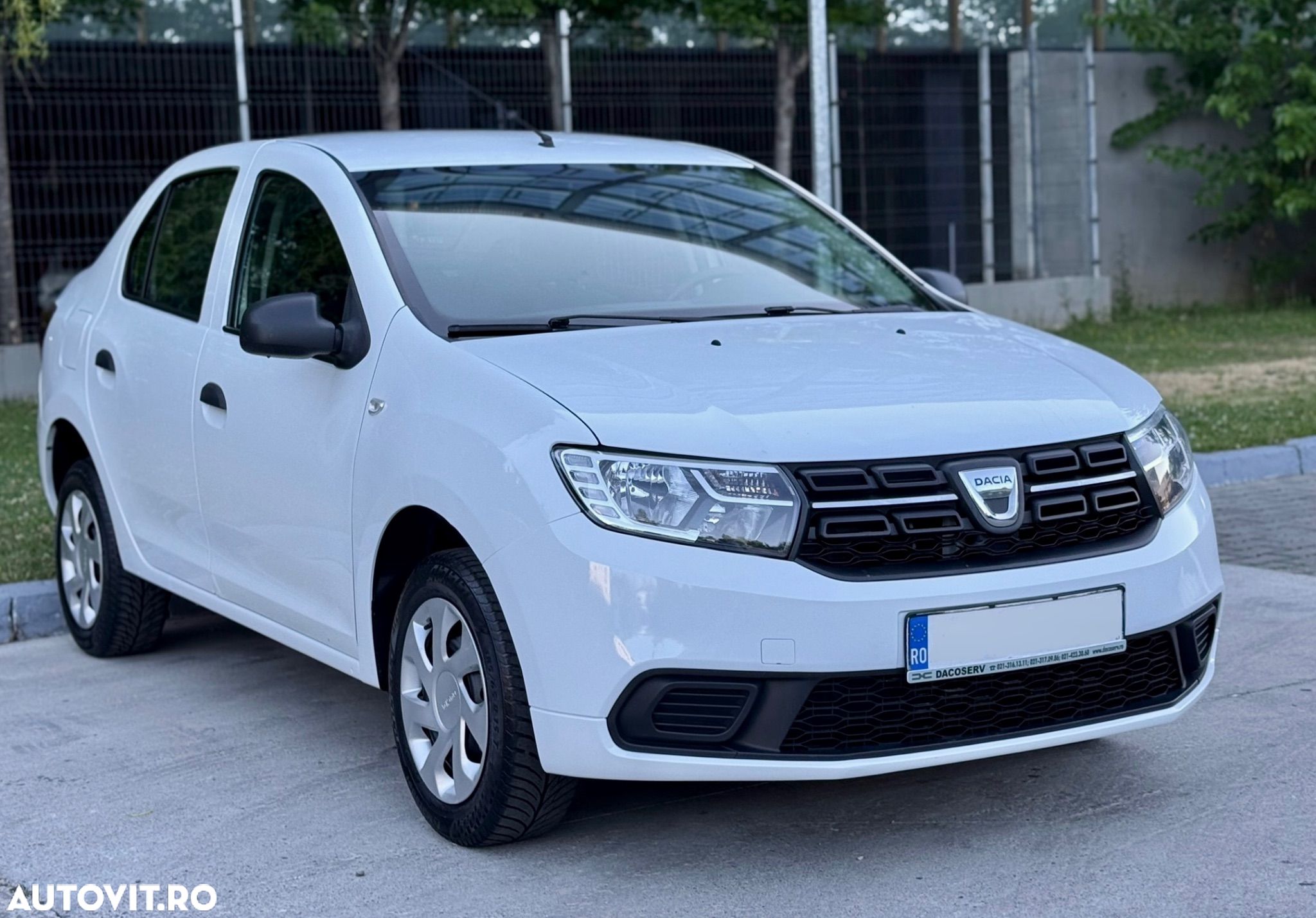 Dacia Logan - 1
