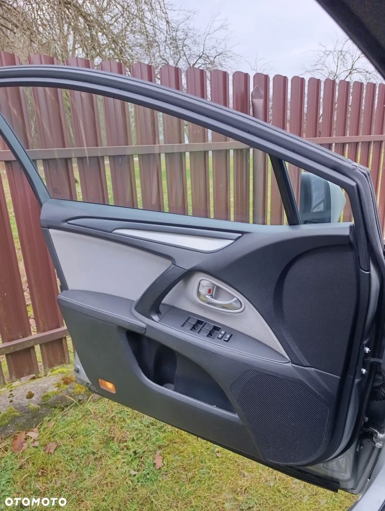 Toyota Avensis 1.8 Comfort - 16