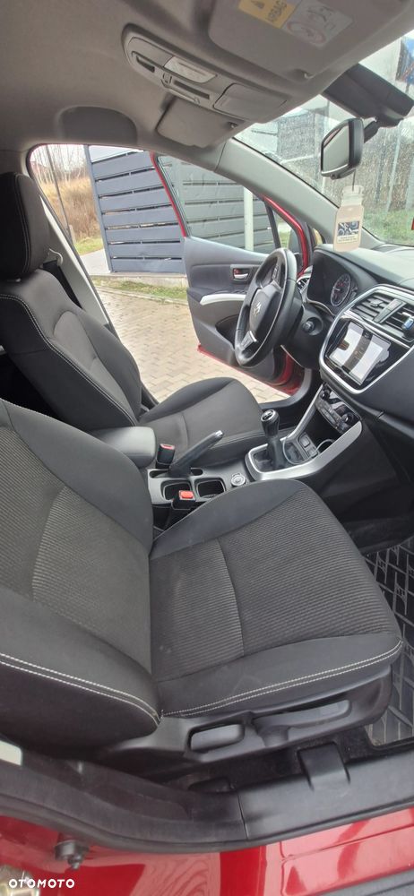 Suzuki SX4 S-Cross 1.0 T Comfort - 13
