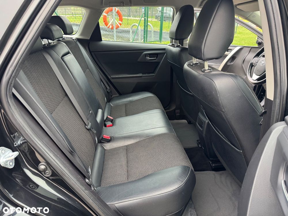 Toyota Auris 1.8 HSD Luna - 17
