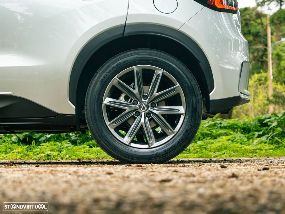 Lexus LBX Elegant - 22