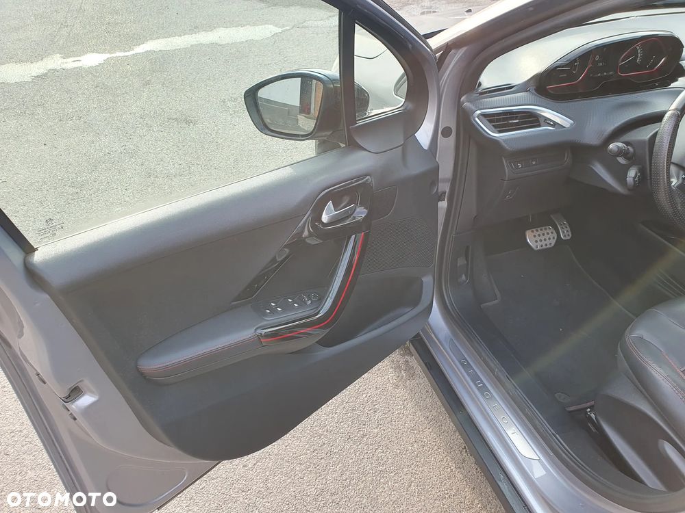 Peugeot 2008 PureTech 110 Stop&Start EAT6 GT-Line Edition - 9