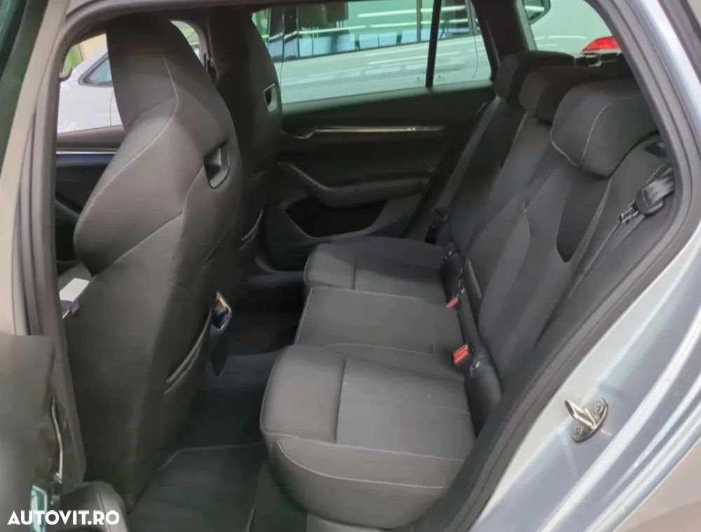 Skoda Octavia Combi 2.0 TDI DSG Style - 7