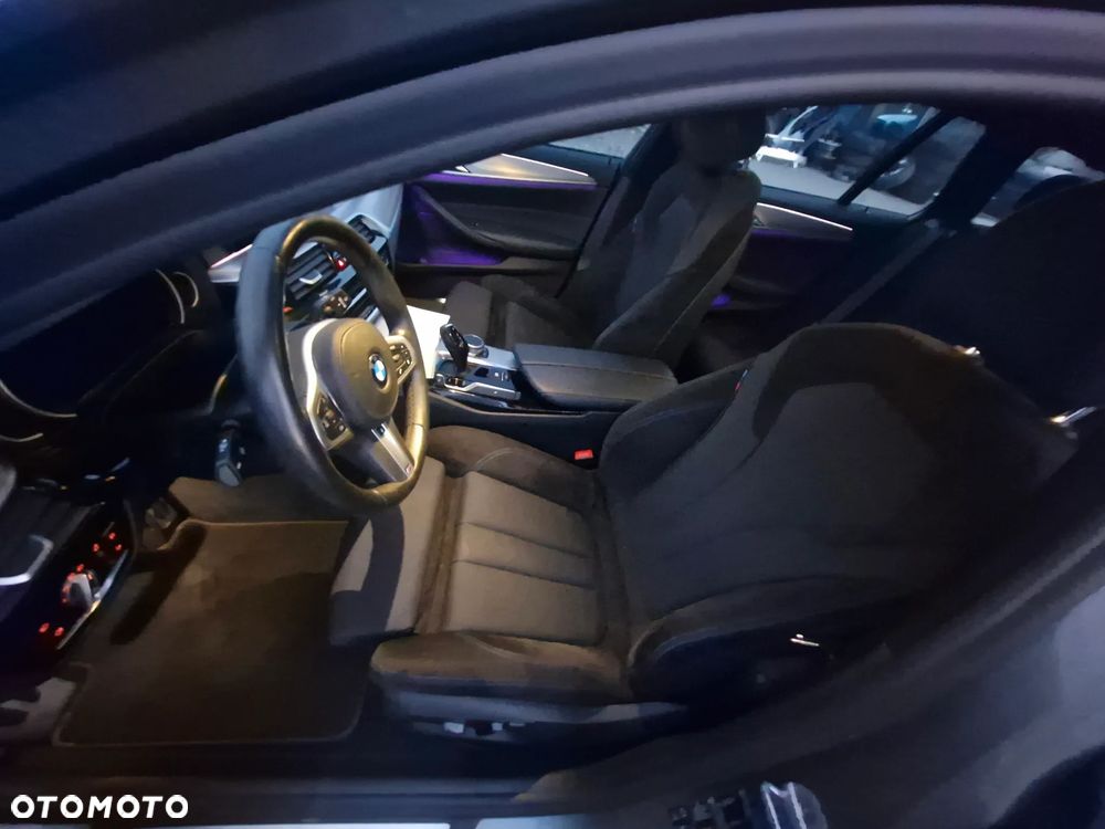 BMW Seria 5 520d xDrive M Sport Edition - 10