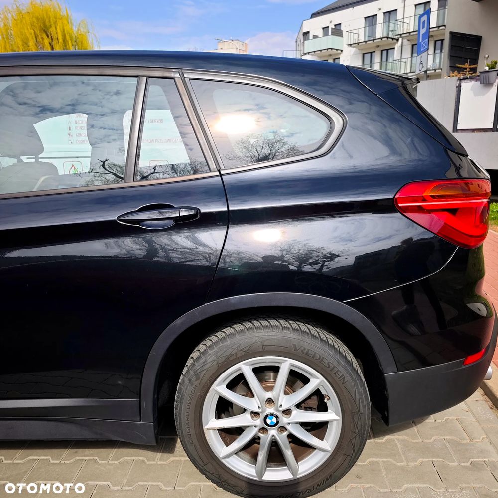 BMW X1 sDrive18d Sport Line - 11