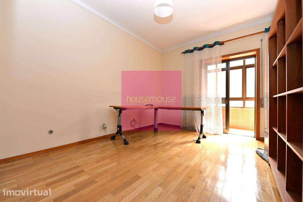 Apartamento T 3 Mobilado no Centro da Cidade c/ Garagem fechada - Grande imagem: 4/14