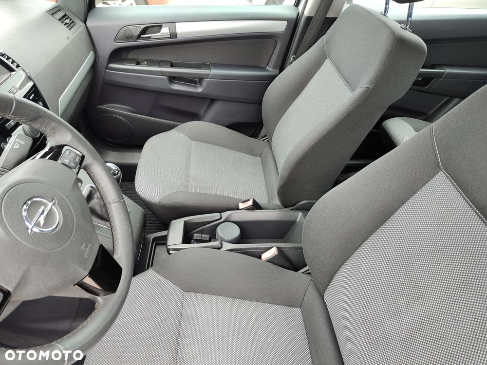 Opel Zafira - 26
