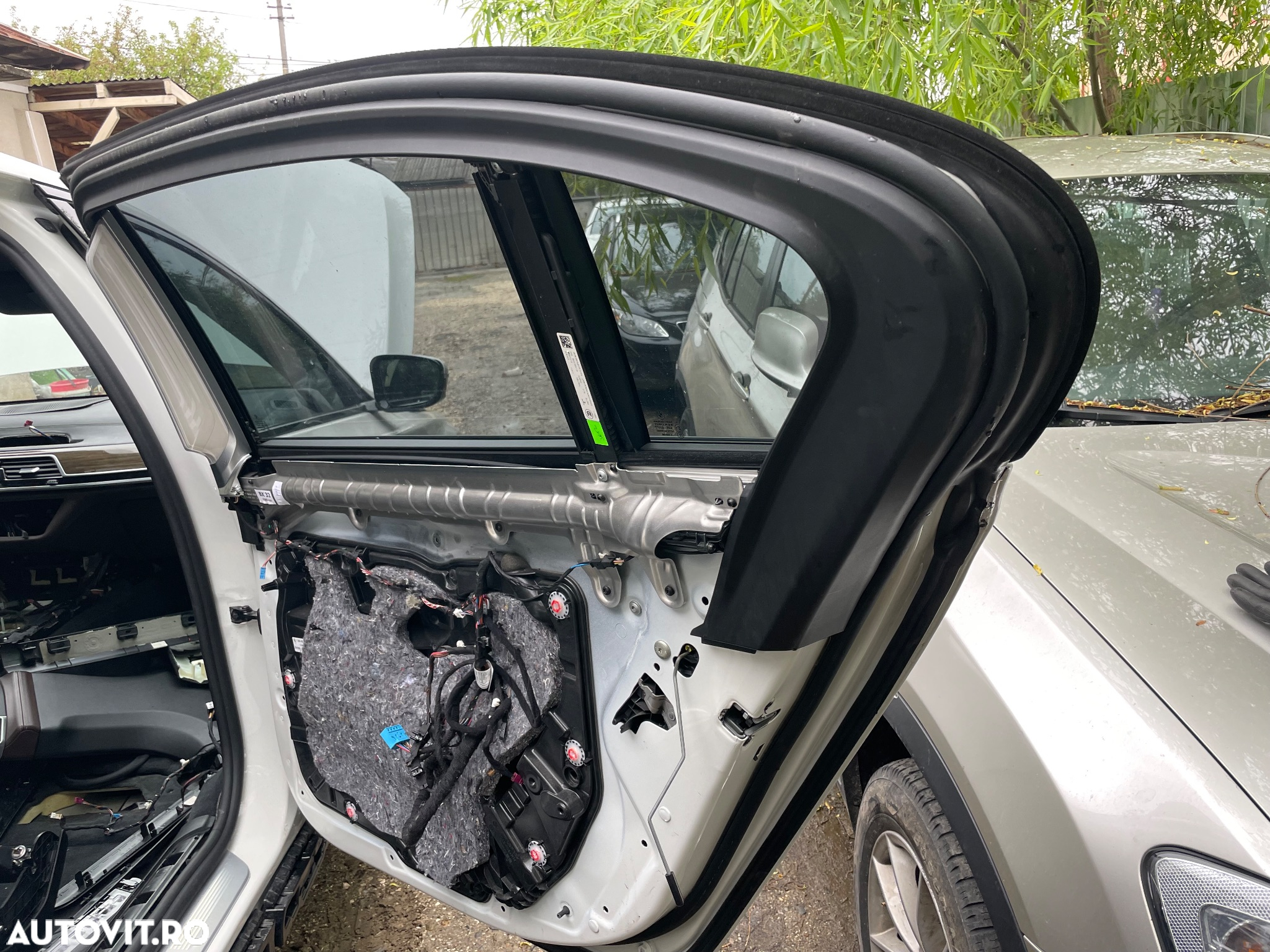 Ușă uși stanga dreapta față spate bmw seria 7  g11 scurt și g12 lung mâner geam perdelute spate lumini ambientale broasca cu soft clouse oglindă oglinzi - 19
