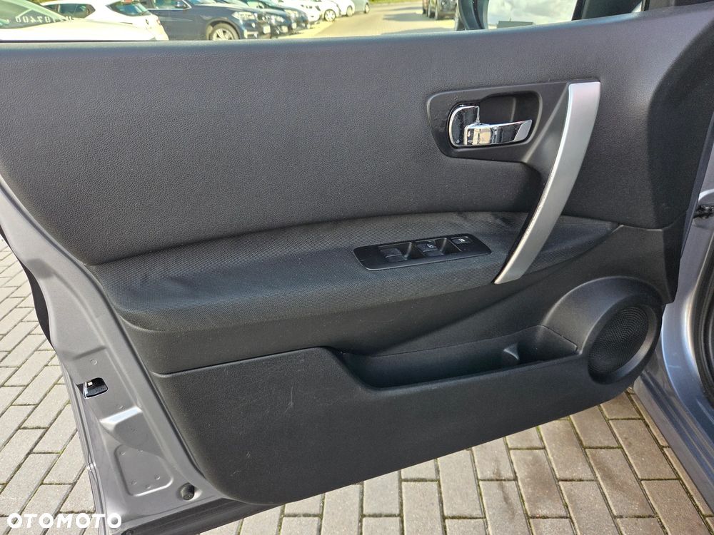 Nissan Qashqai 2.0 dCi DPF acenta - 34
