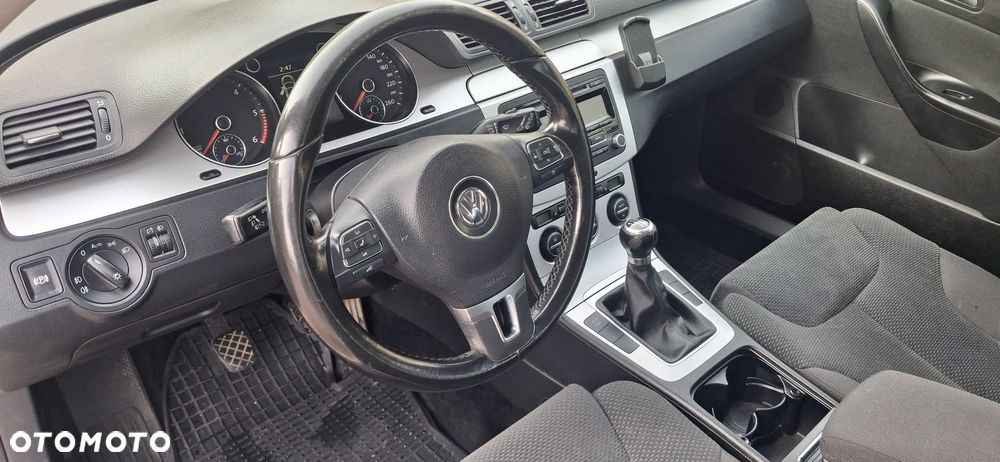 Volkswagen Passat - 9