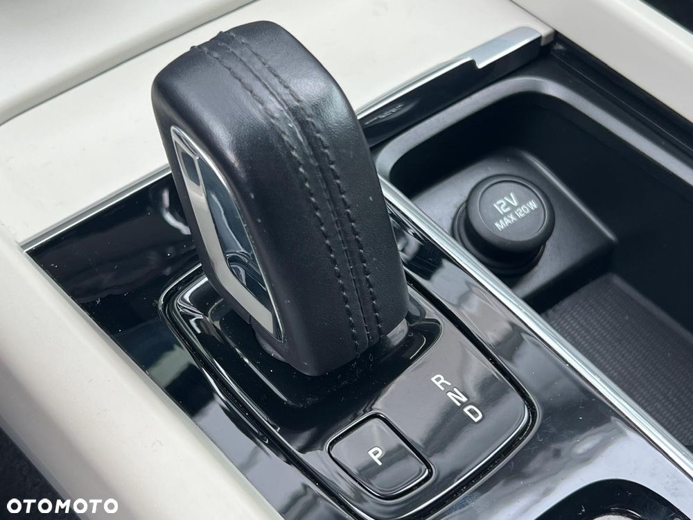 Volvo XC 60 B5 D AWD Geartronic Momentum Pro - 11