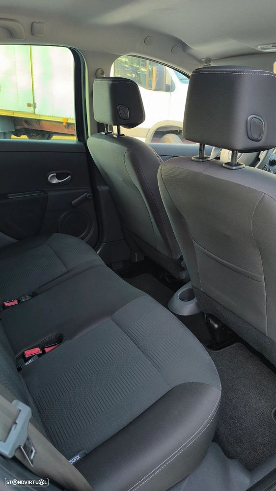 Renault Clio Sport Tourer - 44