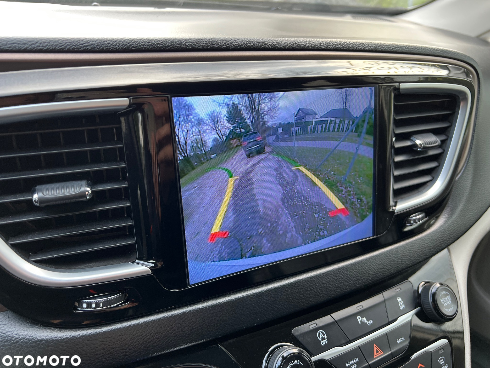 Chrysler Pacifica - 13