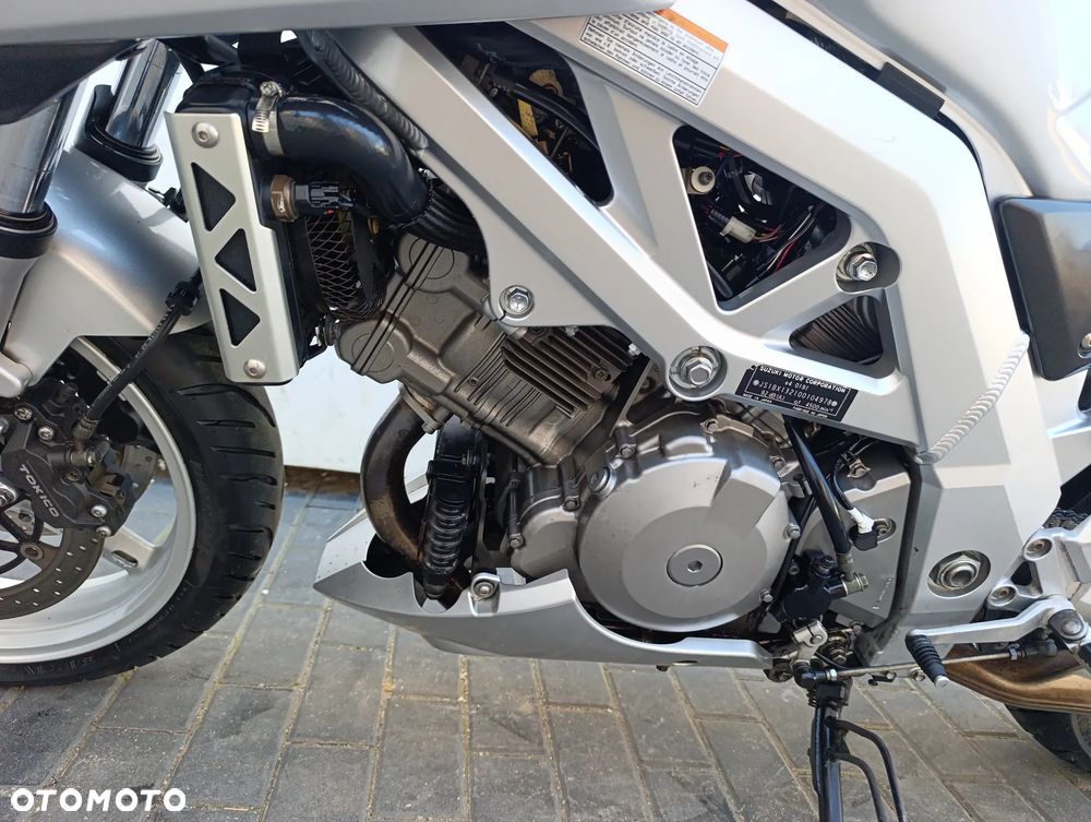 Suzuki SV - 13