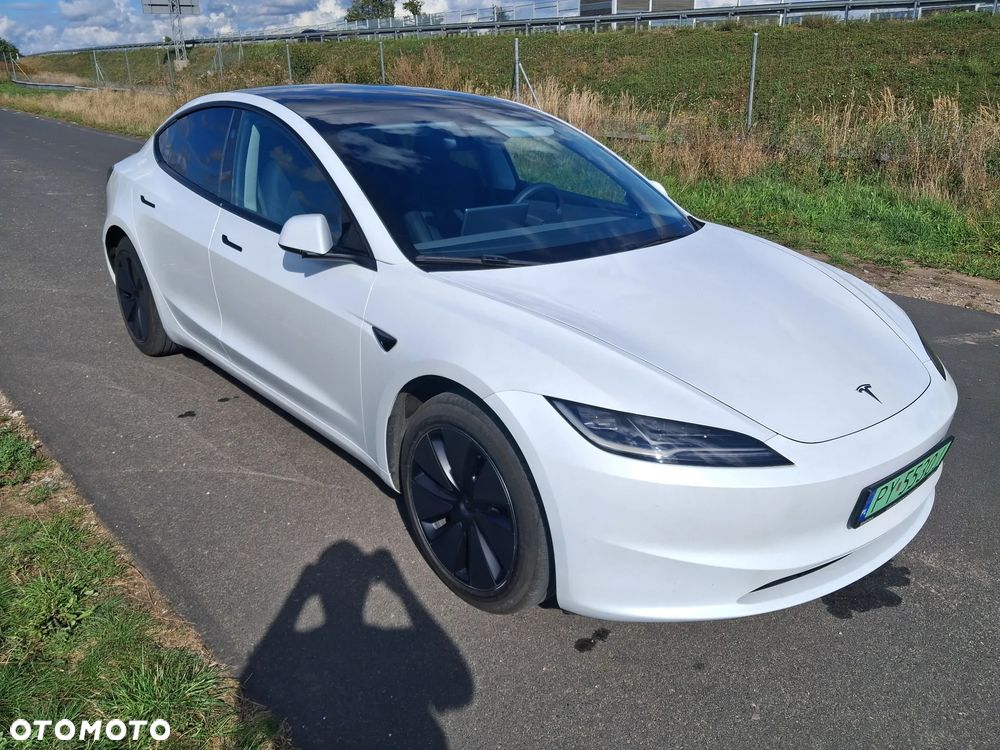 Tesla Model 3 - 1