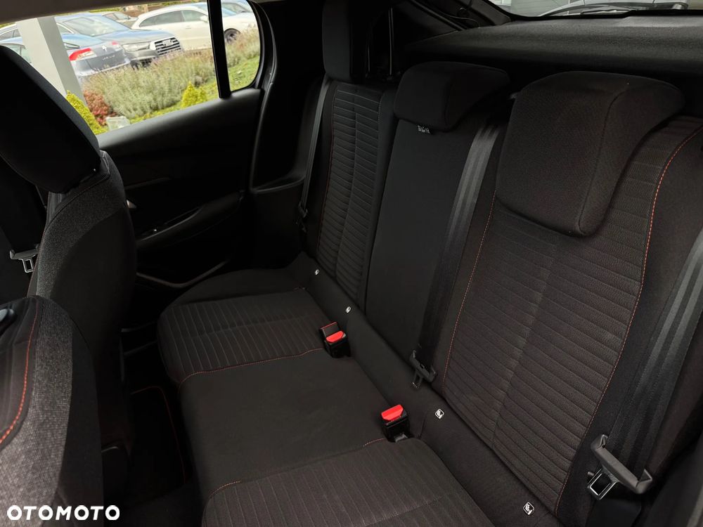 Peugeot 208 1.2 PureTech Allure S&S EAT8 - 28