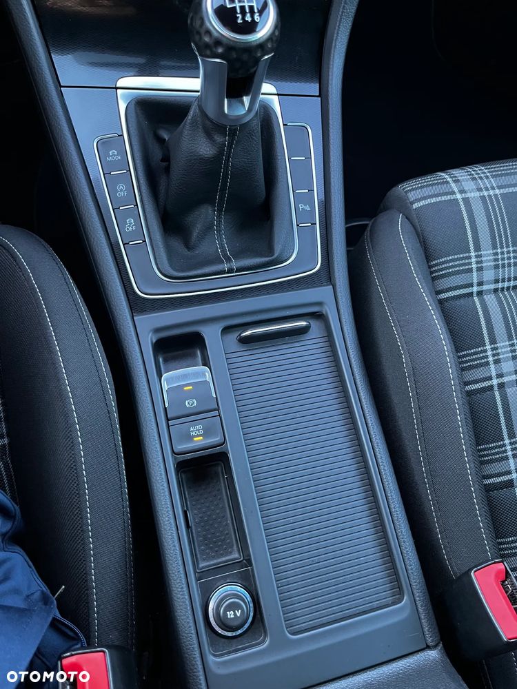 Volkswagen Golf GTD (BlueMotion Technology) - 12