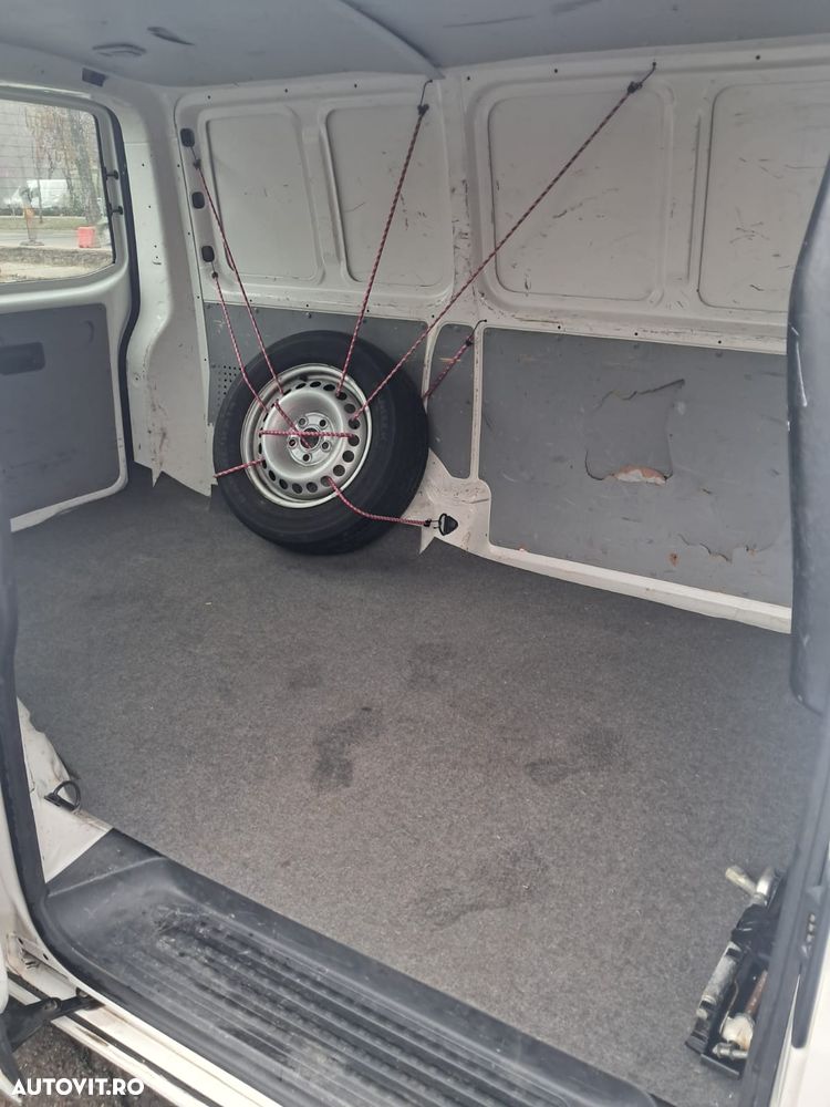 Volkswagen Transporter - 11