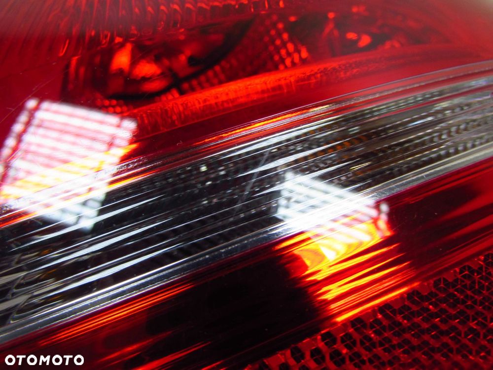 AUDI A3 8P LIFT HB 5D 08-12 LAMPA TYL PRAWA 8P4945096E - 4