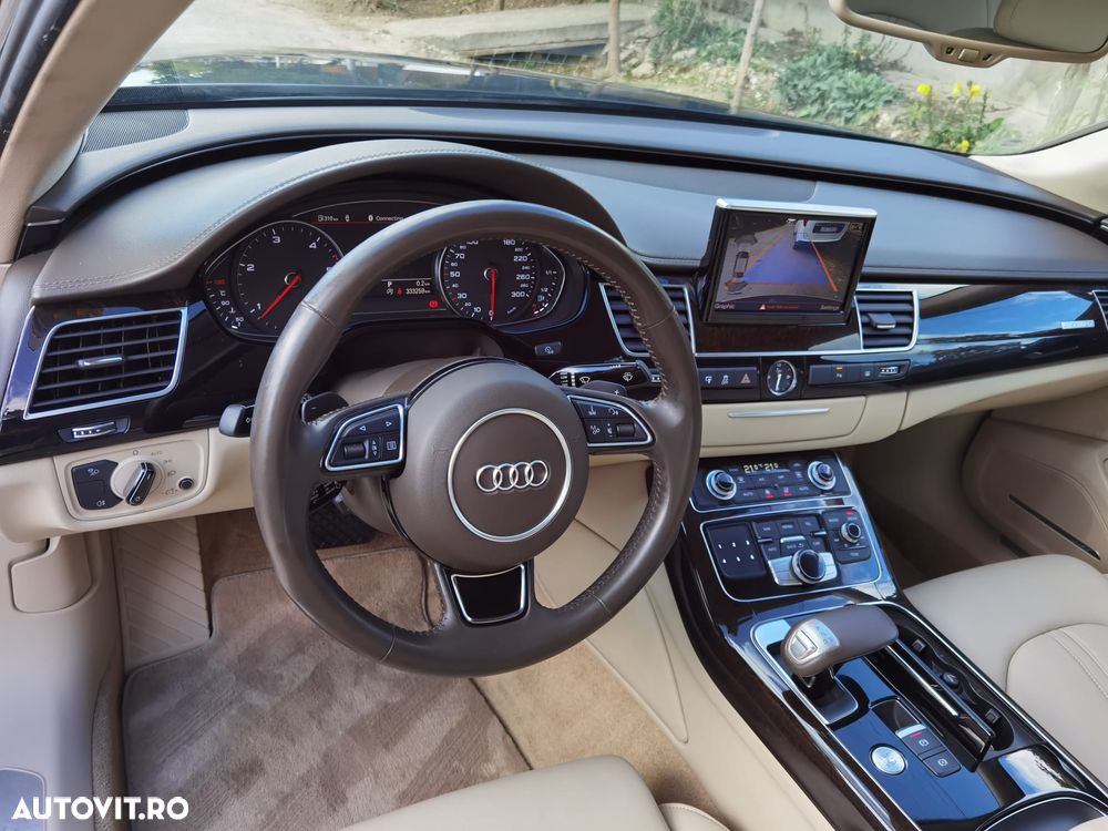 Audi A8 - 6