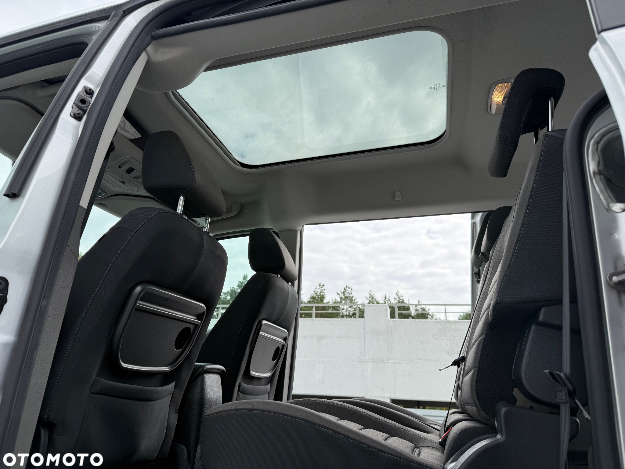 Ford Tourneo Connect Grand - 27