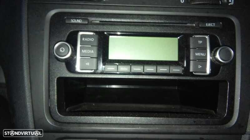 SISTEMA DE ÁUDIO RÁDIO CD VOLKSWAGEN GOLF VI 5K110.2008 - 1