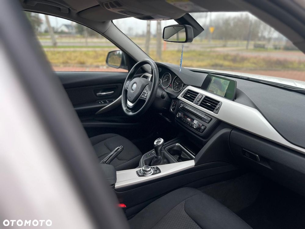 BMW Seria 3 320d DPF - 15