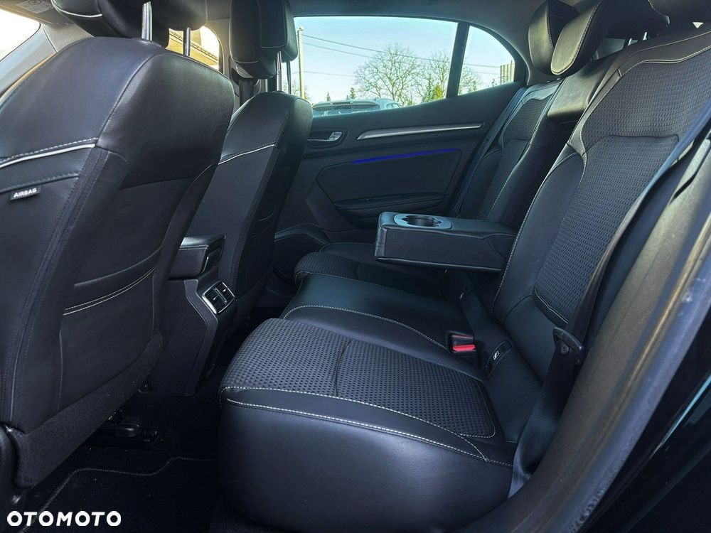 Renault Megane ENERGY TCe 130 BOSE EDITION - 17
