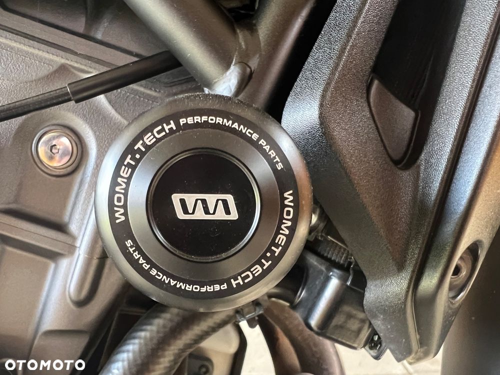 Yamaha MT - 9