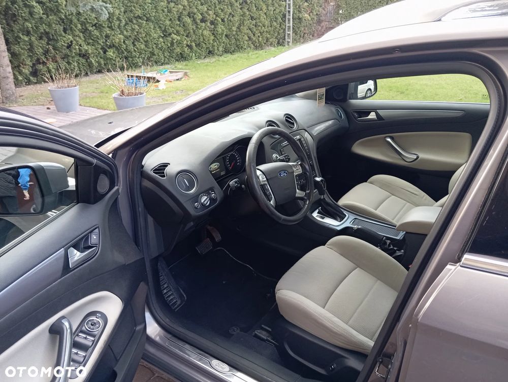 Ford Mondeo - 10