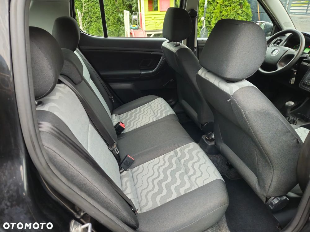 Skoda Fabia 1.2 HTP Active - 14