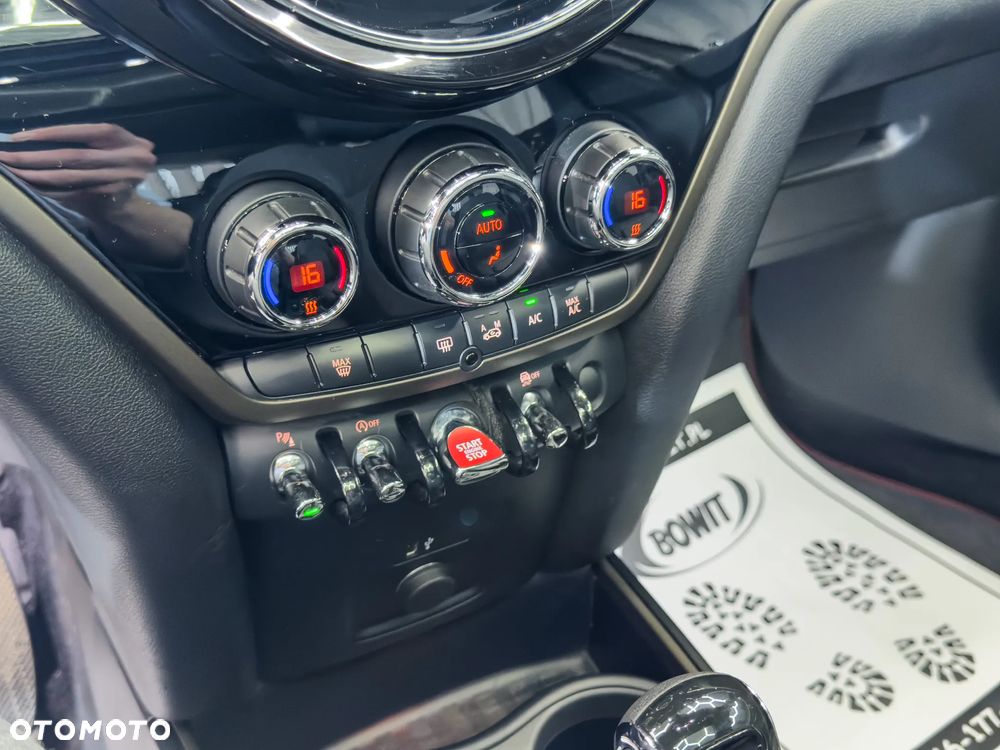 MINI Countryman One D John Cooper Works Trim - 32