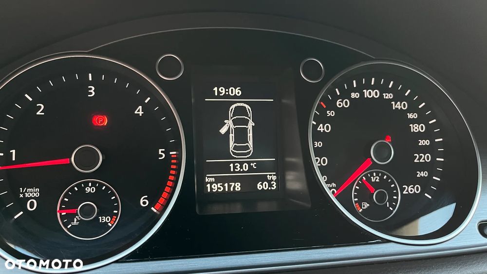 Volkswagen Passat 2.0 TDI Comfortline - 13