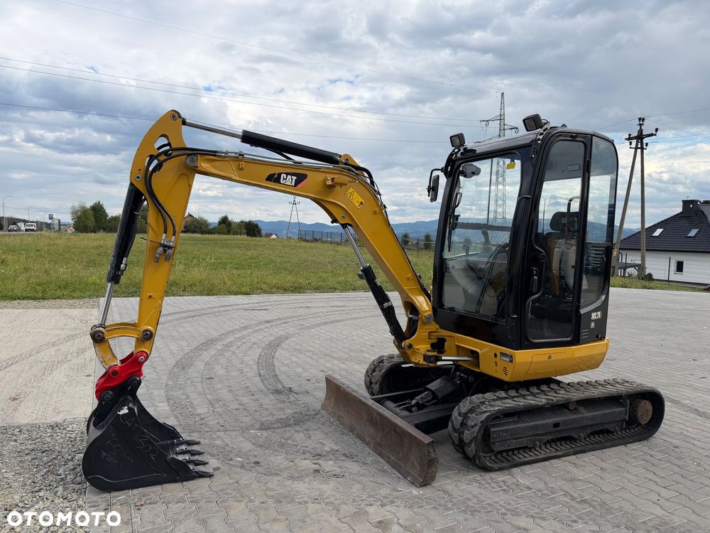 Caterpillar 302.7D - 12