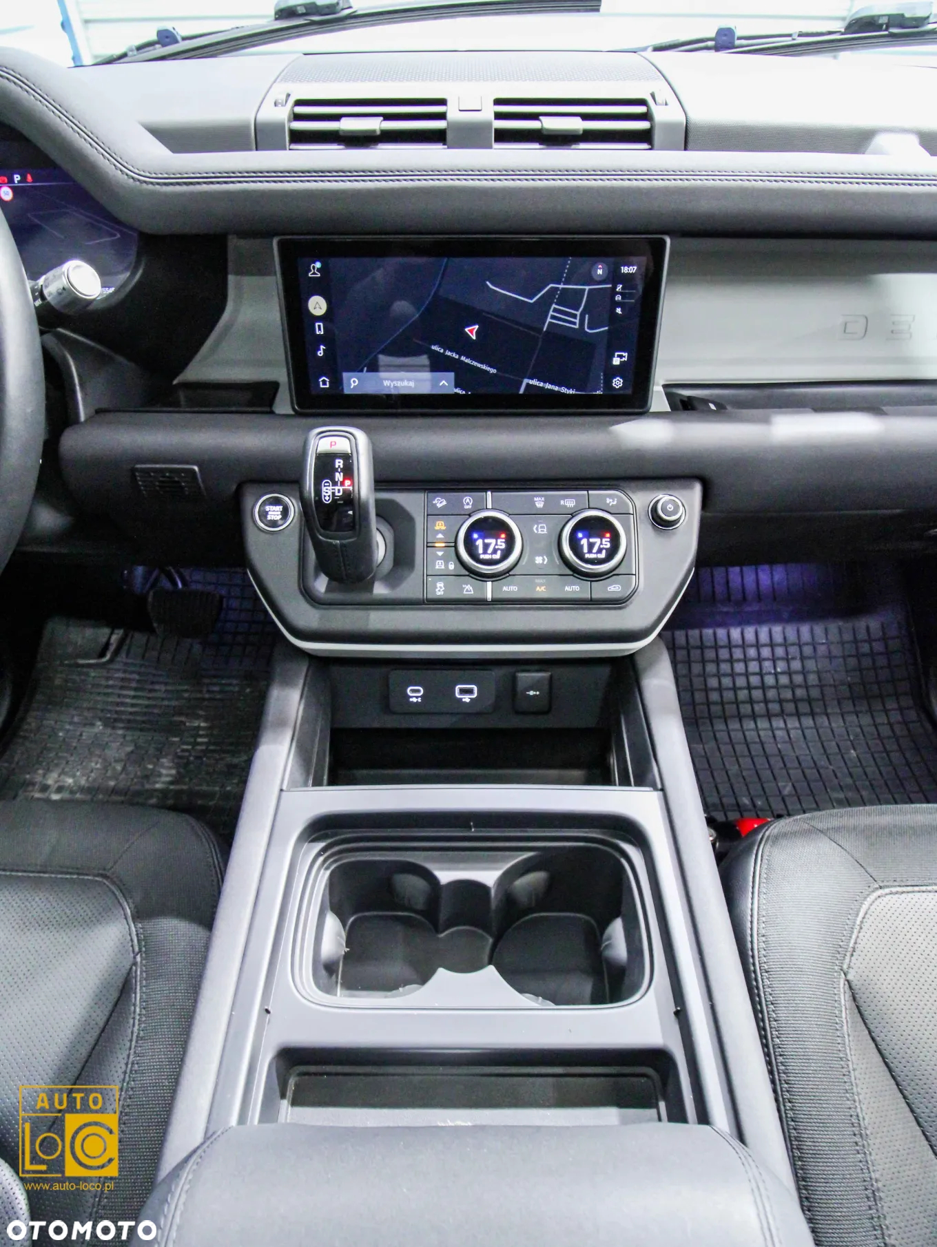 Land Rover Defender - 17
