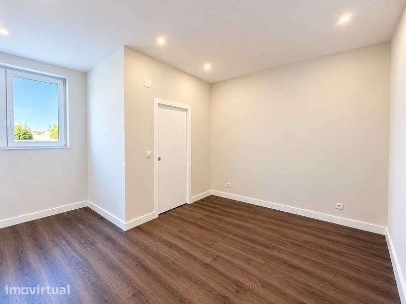 T2 - Remodelado - Urbisado - Setúbal - Grande imagem: 4/12