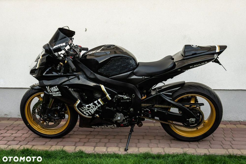 Suzuki GSX-R - 6