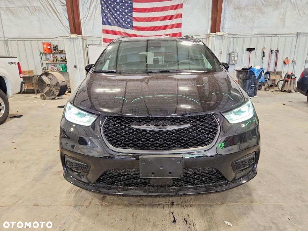 Chrysler Pacifica - 6