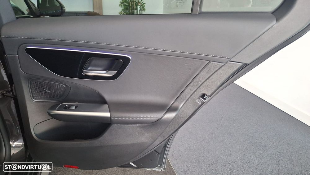 Mercedes-Benz C 300 e AMG Line - 19