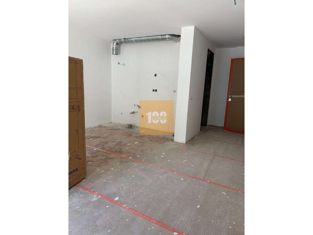 T0 novo com varanda - Fontinha Lux - Grande imagem: 5/16