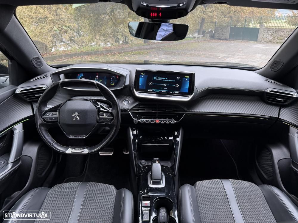 Peugeot e-2008 50 kWh GT - 10
