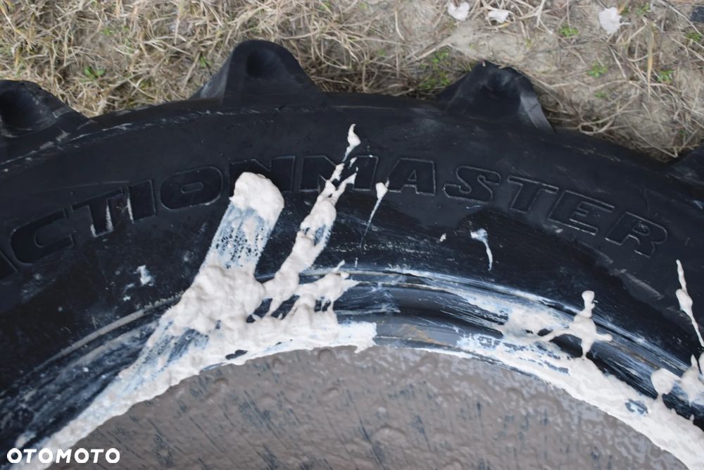 Opona/ opony 15.5/80 R24 400/80 R24 Michelin Solideal - 10